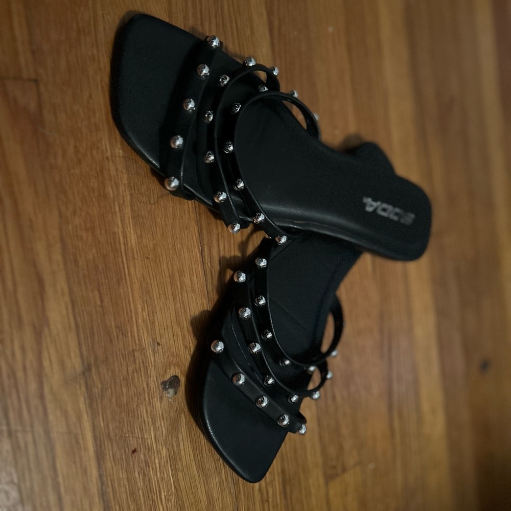 Cute square toe sandals